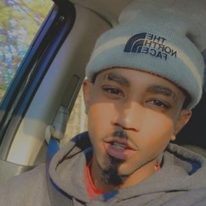 Meet your Posher, Devin